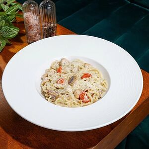 Спагетти с грибами и курицей