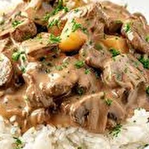 Бефстроганов из говядины с рисом