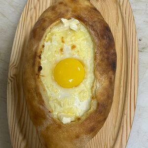 Хачапури по-аджарски лодочка