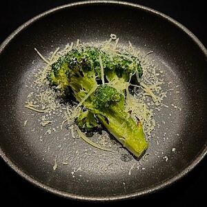 Брокколи с пармезаном