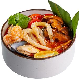 Том ям с морепродуктами