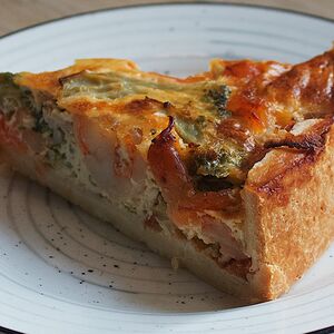 Киш с креветкой и брокколи