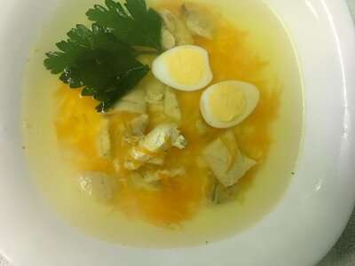 Бульон куриный с яйцом 