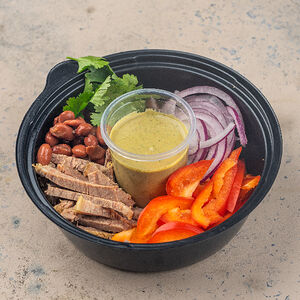 Салат Тбилиси с соусом баже