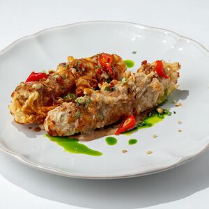 Карамелизированный баклажан с ореховым соусом