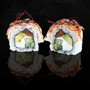 Филадельфия с креветкой и лососем