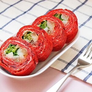 Рулет из свёклы с сельдью