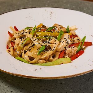 Удон с курицей 