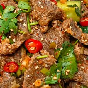 Салат из говядины с огурцом