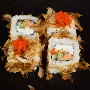 Бонито ролл с лососем терияки