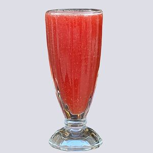 Смузи апельсин-яблоко-клубника