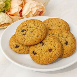 Овсяное печенье с вяленой клюквой и грецким орехом 