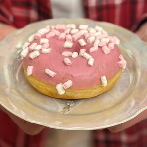 Донат с посыпкой маршмеллоу 