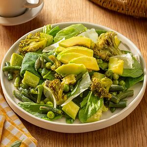 Большой зеленый салат