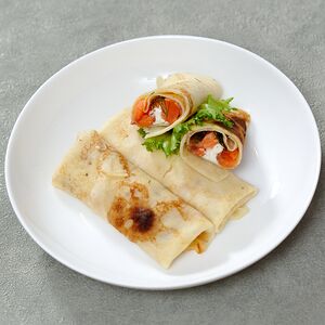 Блины с семгой и творожным сыром 
