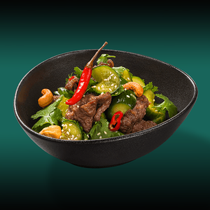 Битые огурцы с говядиной