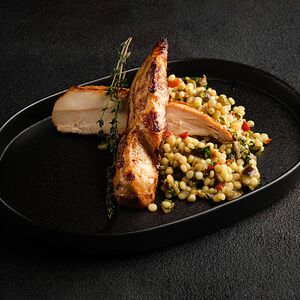 Грилованная курица и птитим с овощами