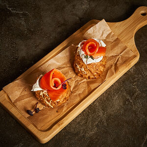 Гужеры с лососем и сливочным кремом