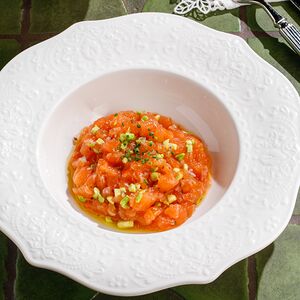Тартар из лосося с авокадо