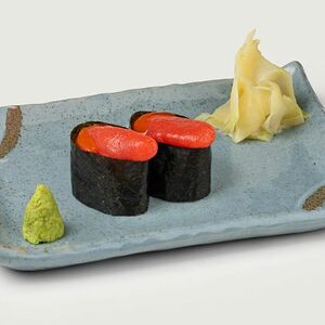 Гункан с икрой минтая