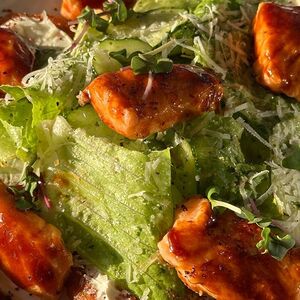 Хашбрауны с форелью терияки