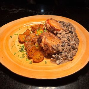 Свинина Майале