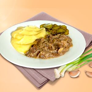 Бефстроганов из говядины с картофельным пюре