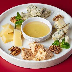 Ассорти домашних сыров