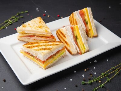 8 Мини-сэндвичей с курицей 