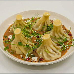 Хинкали с говядиной в соусе пеппер