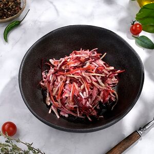 Салат из капусты со свеклой