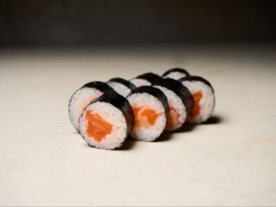 Мини-ролл с лососем