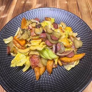 Тёплый с баварскими колбасками