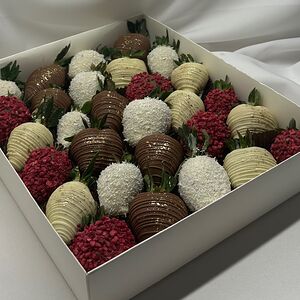 Клубника в шоколаде 30 шт. Li l