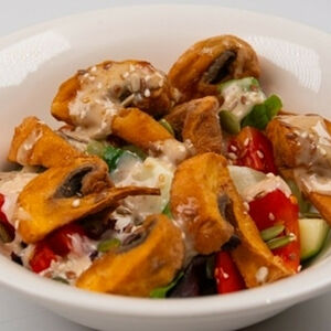 Салат с жареными шампиньонами