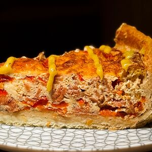 Киш с салями и перцем