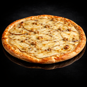 Пицца с грушей и горгонзолой