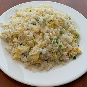 Жареный рис с яйцом