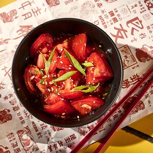 Помидоры с чесноком по-азиатски (салатная закуска)