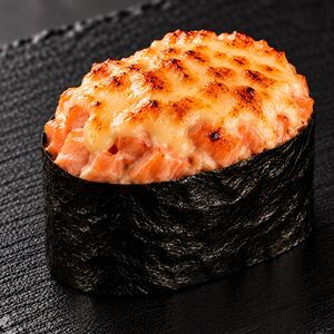 Запеченный гункан с тунцом