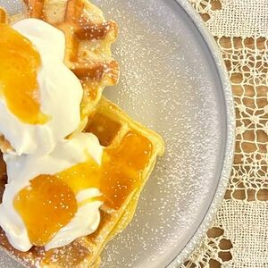 Вафли твороженные с кремом и апельсиновым джемом