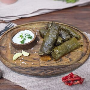 Долма с винoградными листьями