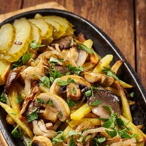 Жареный картофель с грибами
