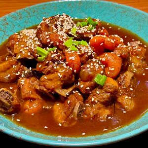 Тушеные ребра с черносливом