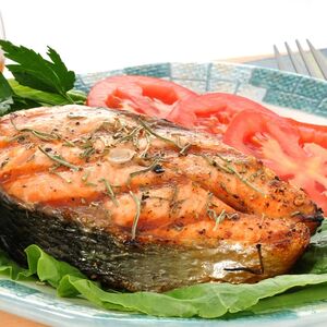 Стейк из семги с овощами