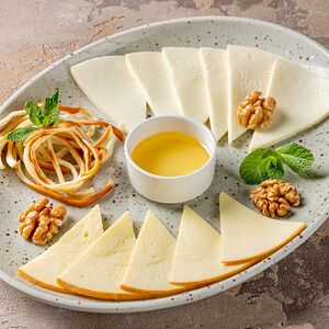 Ассорти из грузинских сыров