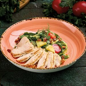 Салат с жареным цыпленком