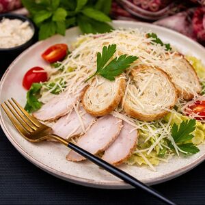 Цезарь с курицей