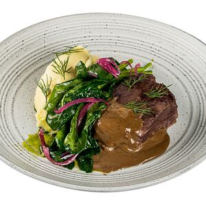 Говяжьи щеки с картофельным пюре