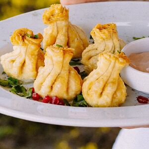 Жареные Калакури с говядиной и зеленью